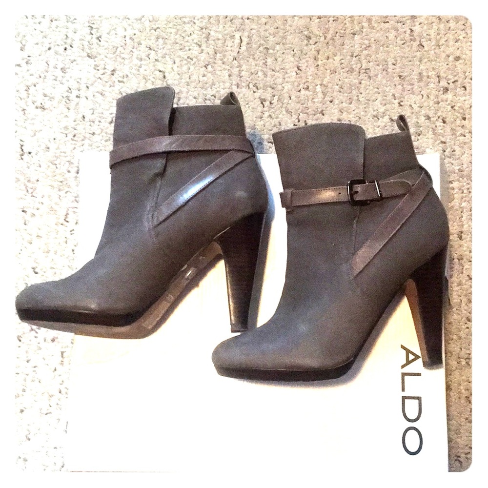 👠ALDO  ANKLE BOOTIES SIZE 8
